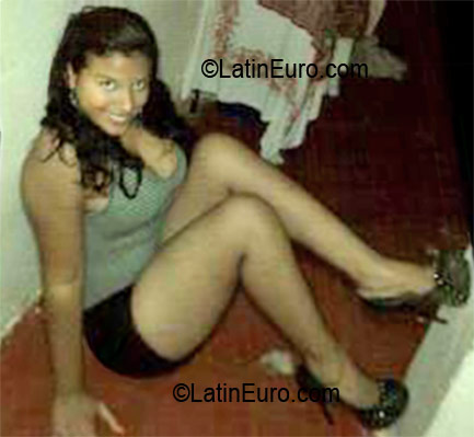 Date this georgeous Dominican Republic girl Emely from Santo Domingo DO10165