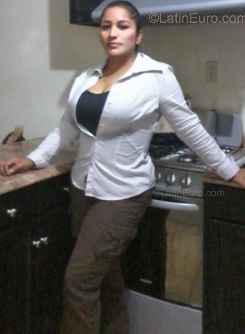 Date this passionate Mexico girl Dina from Mexicali MX583
