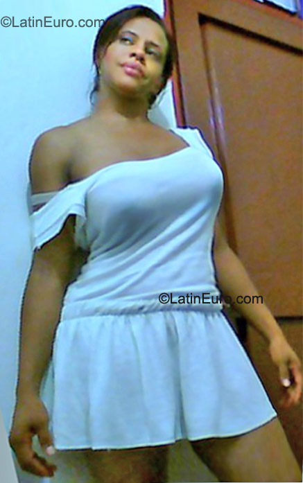 Date this georgeous Colombia girl Magnolia from Cali CO9124