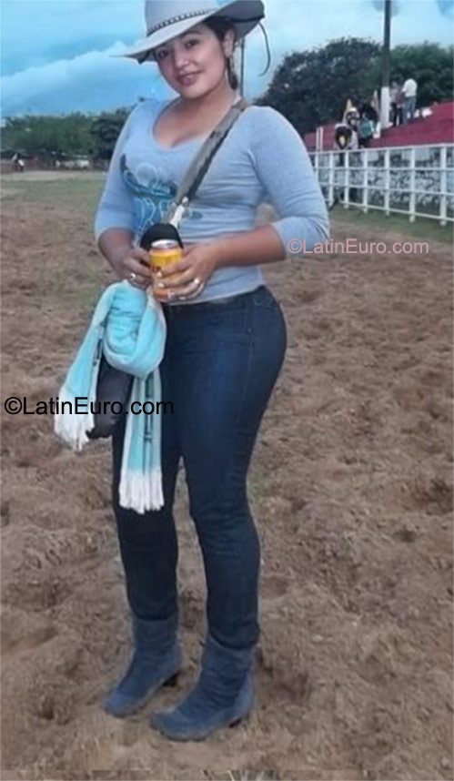 Date this tall Colombia girl Yesica from Yopal CO9128