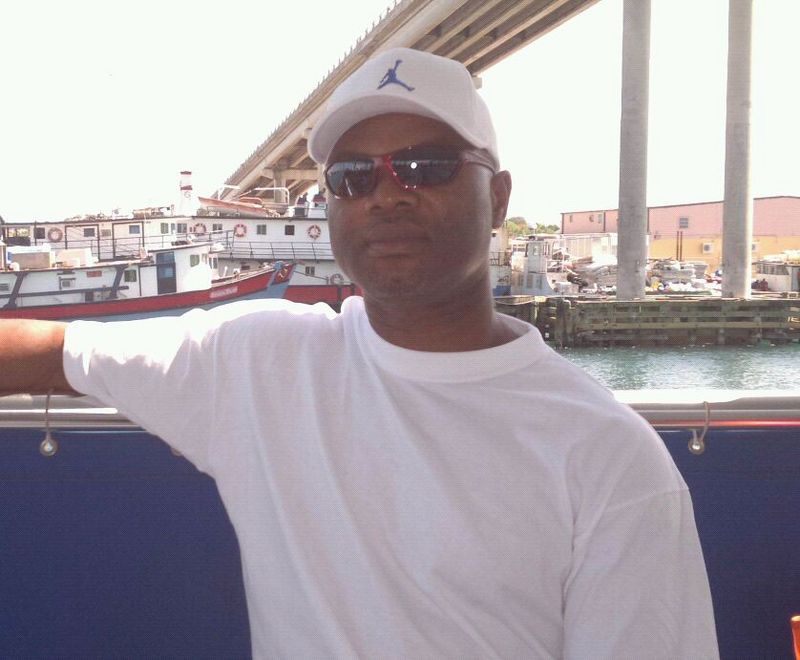 Date this young Bahamas man Scar from Nassau BS44