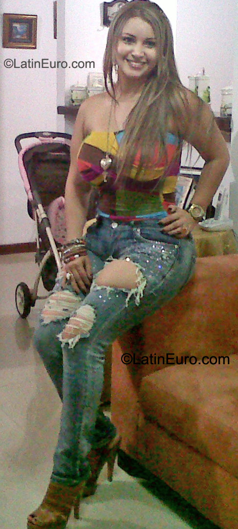 Date this beautiful Colombia girl Paula from Cali CO9196