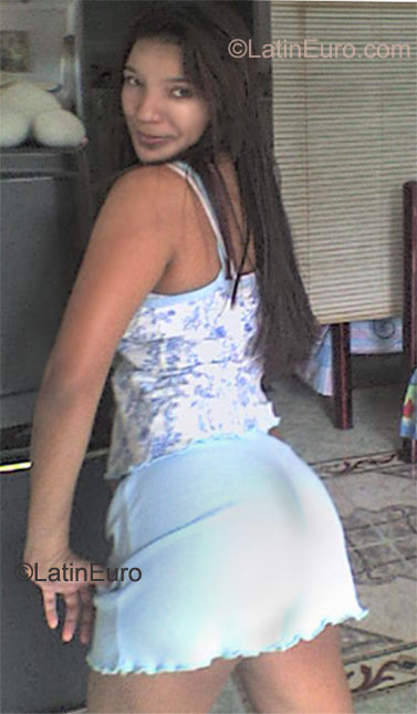 Date this sultry Colombia girl Nini from Cali CO9215
