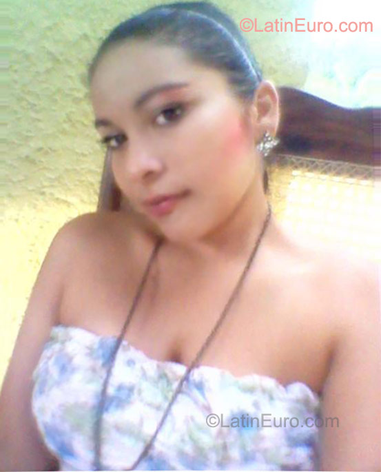 Date this georgeous Colombia girl Liliana from Cucuta CO9217