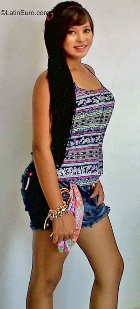 Date this young Colombia girl Alexandra from Cali CO9225