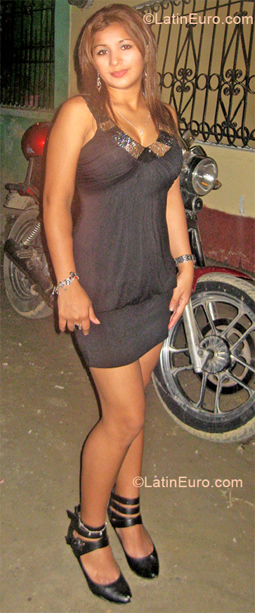 Date this happy Honduras girl Yolanda from San Pedro Sula HN575