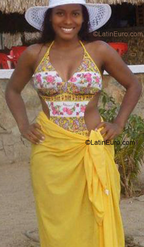 Date this sensual Colombia girl Nicel from Bogota CO9248