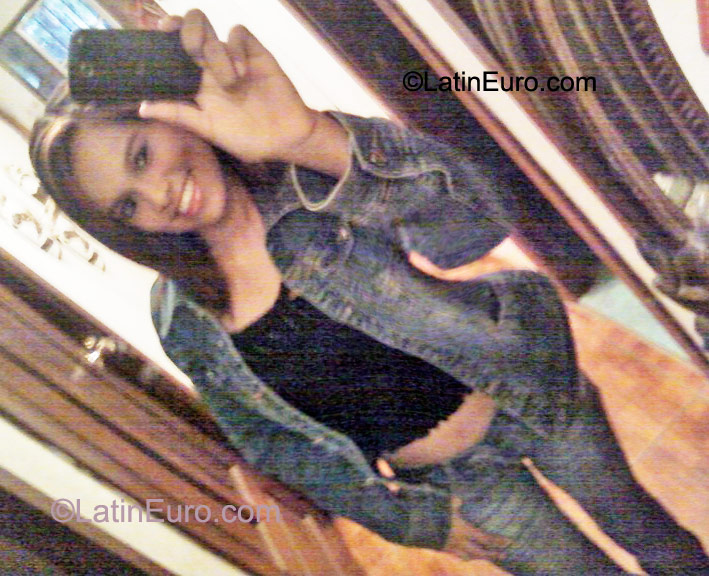 Date this delightful Honduras girl Kassy from La Ceiba HN576