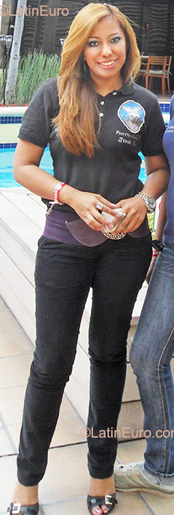 Date this stunning Honduras girl Yami from Tegucigalpa HN577