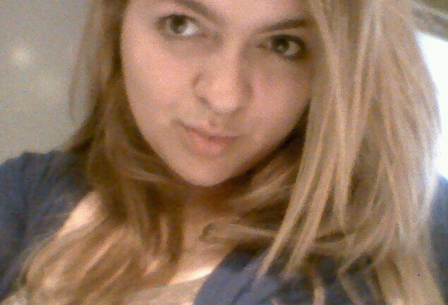 Date this young Colombia girl Viviana from Medellin CO9311