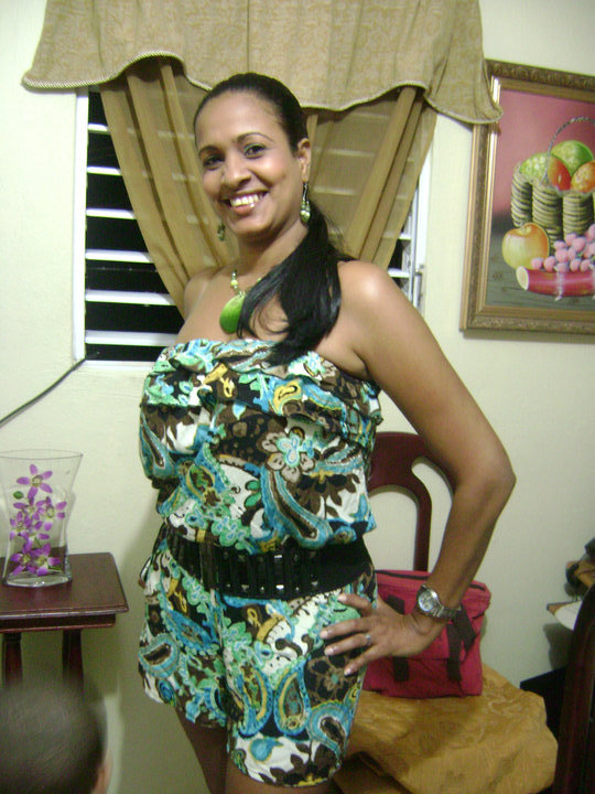 Date this beautiful Dominican Republic girl Berenise from Santiago DO10372