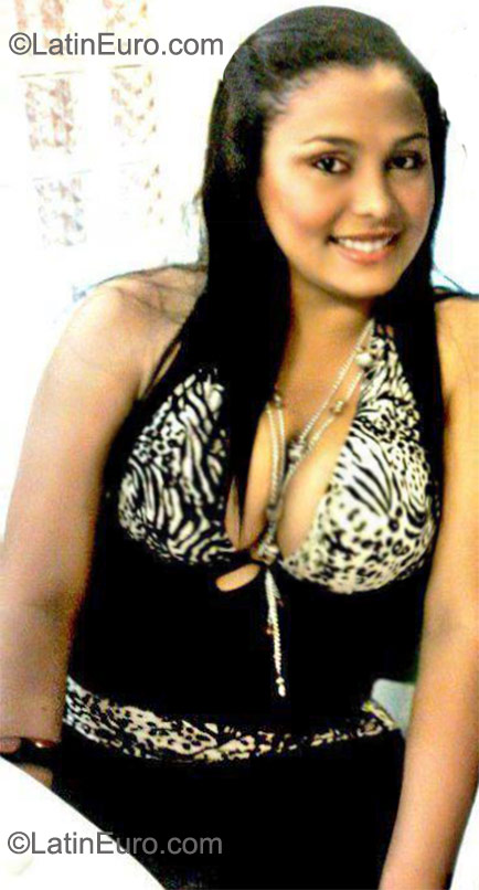 Date this hard body Colombia girl Liliana from Barranquilla CO9350