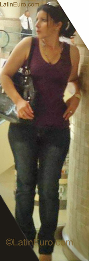 Date this hard body United States girl Karla from Hallandale Beach US12296