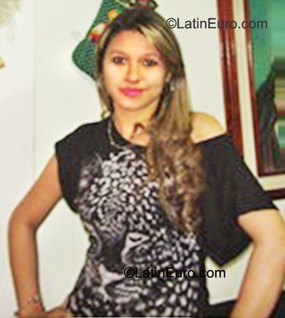 Date this athletic Colombia girl Yohana from Medellin CO9414