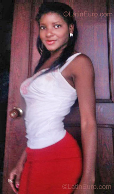 Date this delightful Colombia girl Linda stefanie from Medellin CO12190
