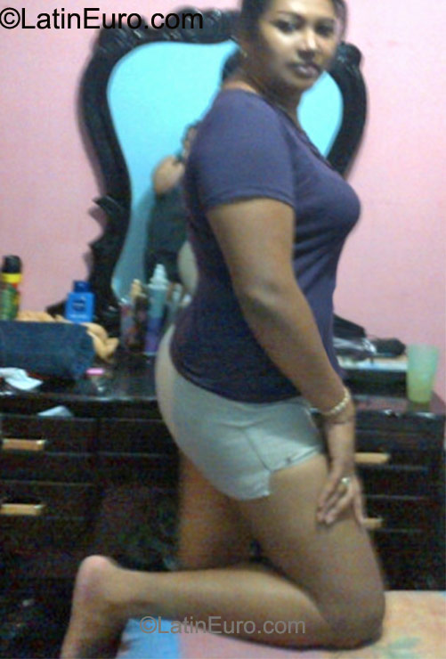 Date this hard body Honduras girl Lesbia from Tocoa HN593