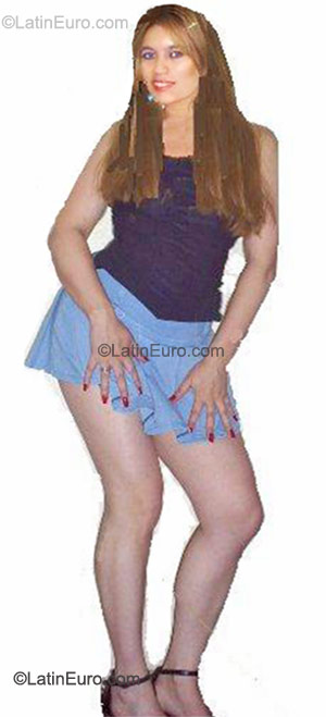 Date this beautiful Colombia girl Yeny from Bogota CO9445