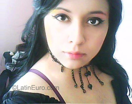 Date this stunning Colombia girl Jeimy from Bogota CO9446