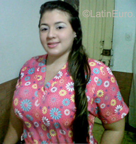 Date this voluptuous Colombia girl Estefany from Cali CO9460
