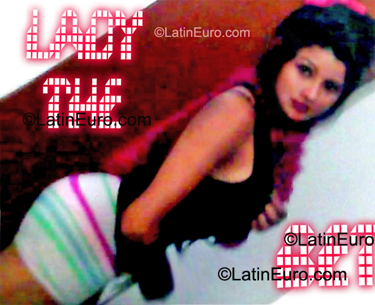 Date this good-looking Colombia girl Lady from Medellin CO9478
