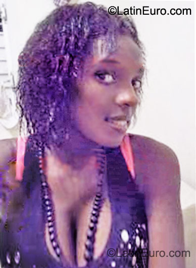Date this good-looking Dominican Republic girl Madelin from Santo Domingo DO10478