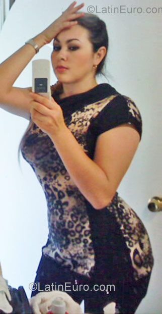Date this sultry Mexico girl Enriqueta from Guadalajara MX737