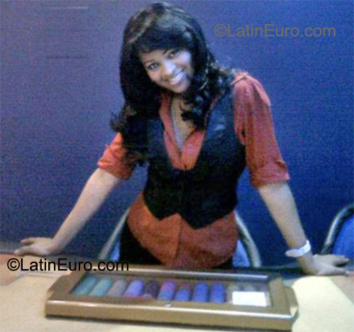 Date this stunning Dominican Republic girl Ana from Santo Domingo DO10497
