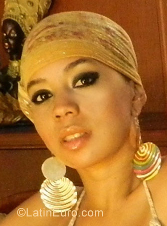 Date this foxy Colombia girl Lady vanessa from Cali CO11302