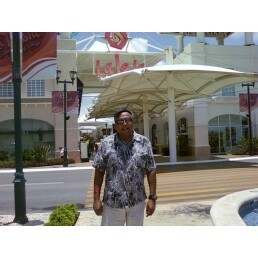 Date this voluptuous United States man Carlos from Santa Rosa US12421