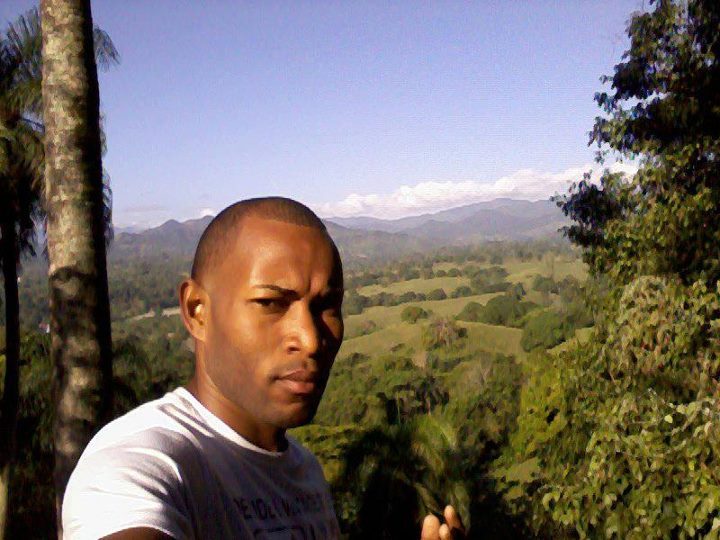 Date this attractive United States man Trllty from High Point US12433