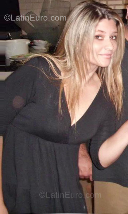 Date this hard body Brazil girl Armanda from Brasilia BR6398