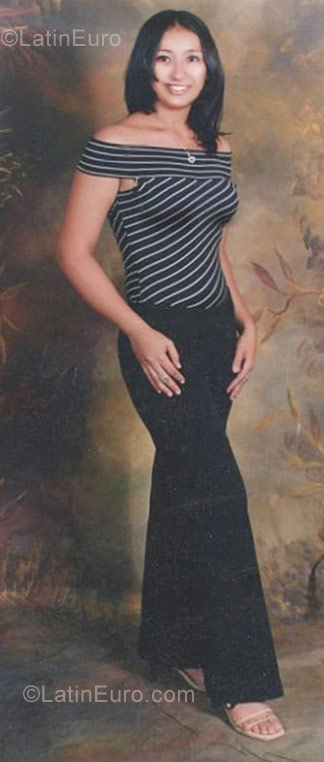 Date this stunning Colombia girl Luisita from Bogota CO9563