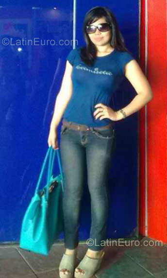 Date this attractive Philippines girl Marie from Paranaque PH449