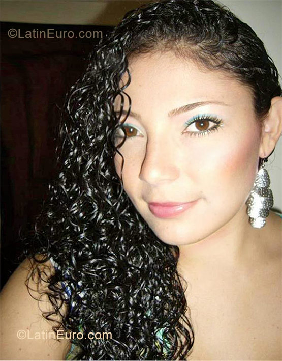 Date this hot Colombia girl Rocio from Cali CO9581