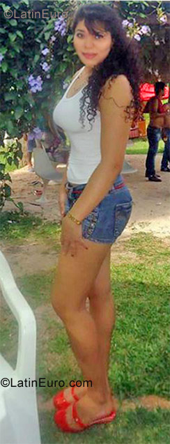 Date this happy Brazil girl Fabricia from Sao Paulo BR6474