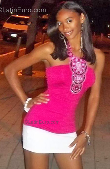 Date this sensual Jamaica girl Kareese from Kingston JM469