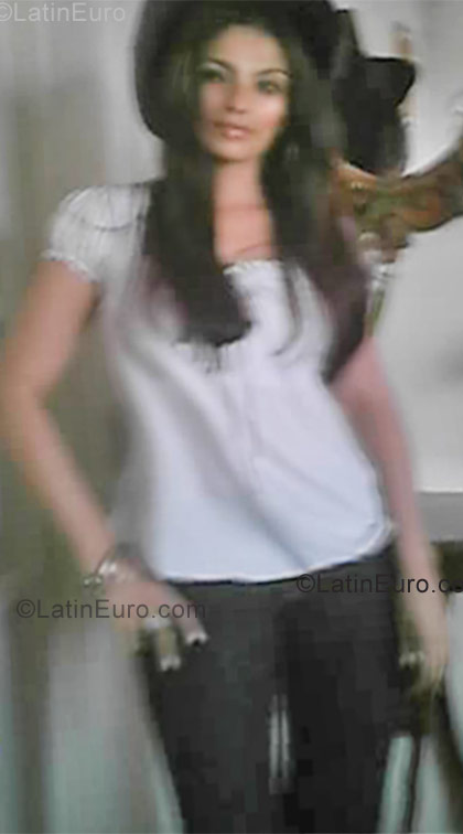 Date this tall Colombia girl Yaque from Manizales CO9606