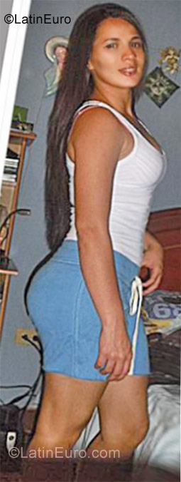 Date this foxy Colombia girl Natalia from Medellin CO9615
