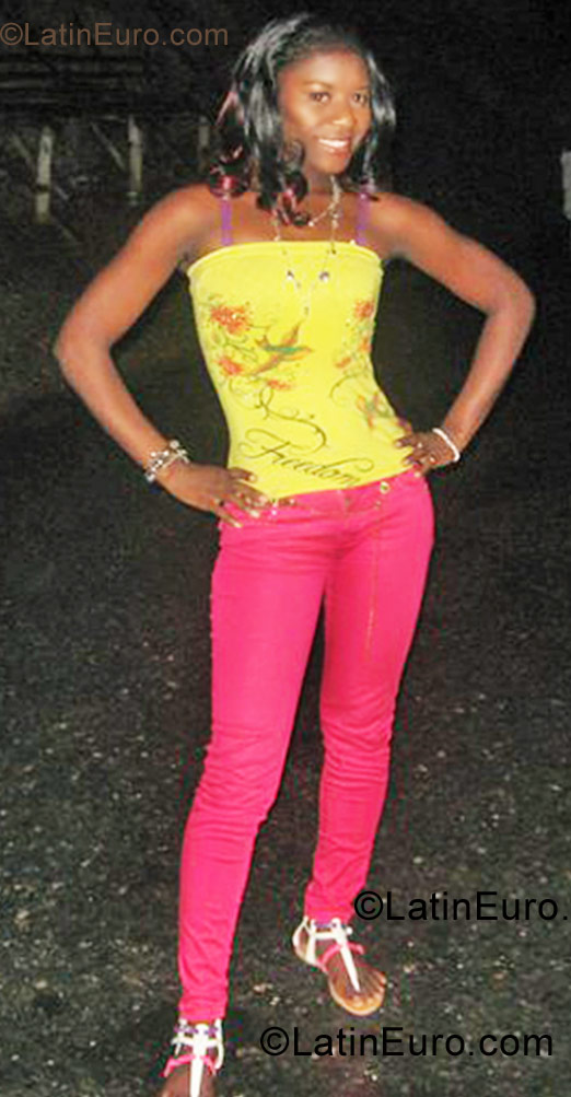 Date this happy Jamaica girl Petal from Kingston JM473