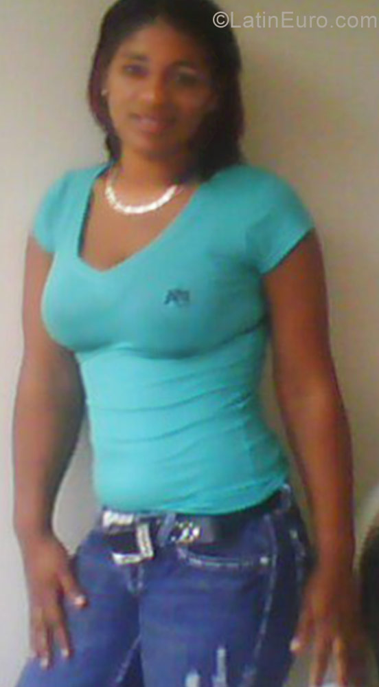 Date this good-looking Dominican Republic girl Yaira from Santiago DO10615