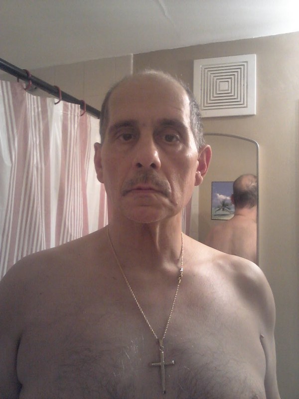 Date this voluptuous United States man Nicholas from New York US12521