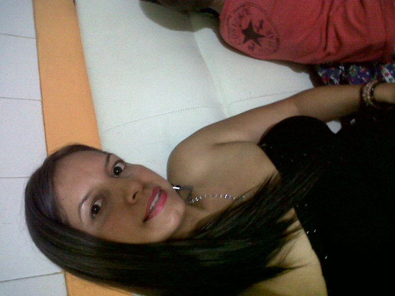 Date this foxy Colombia girl Dindaines from Cali CO9661