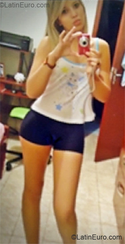 Date this funny Brazil girl Indai from Brasília BR7965