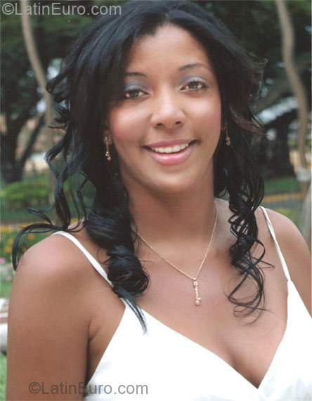 Date this georgeous Colombia girl Diana from Cali CO9747