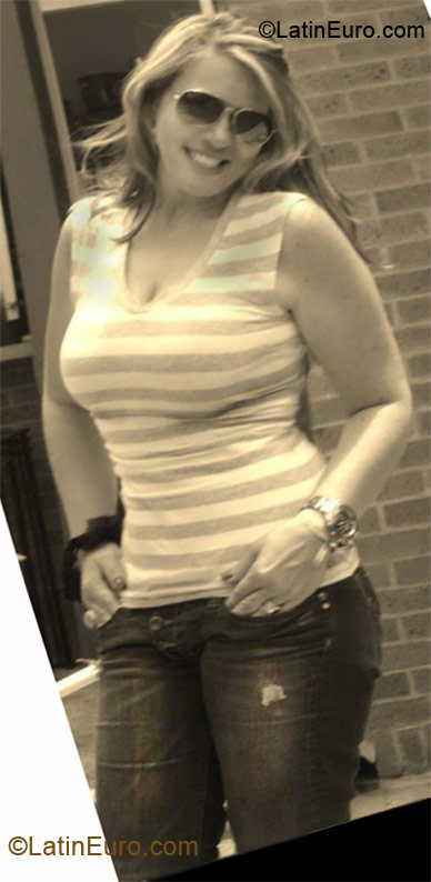 Date this lovely Colombia girl Ana Maria from Bogota CO9768