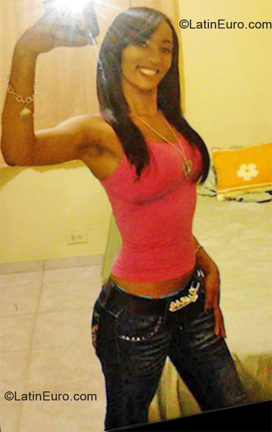 Date this beautiful Dominican Republic girl Yokaira from Santo Domingo DO10788