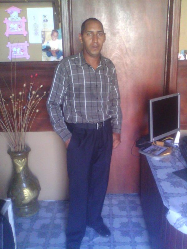 Date this pretty Dominican Republic man Alber from Republica Dominicana DO10700