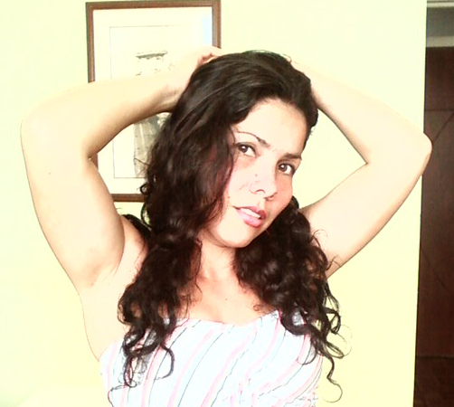 Date this happy Colombia girl Yady from Armenia CO9799