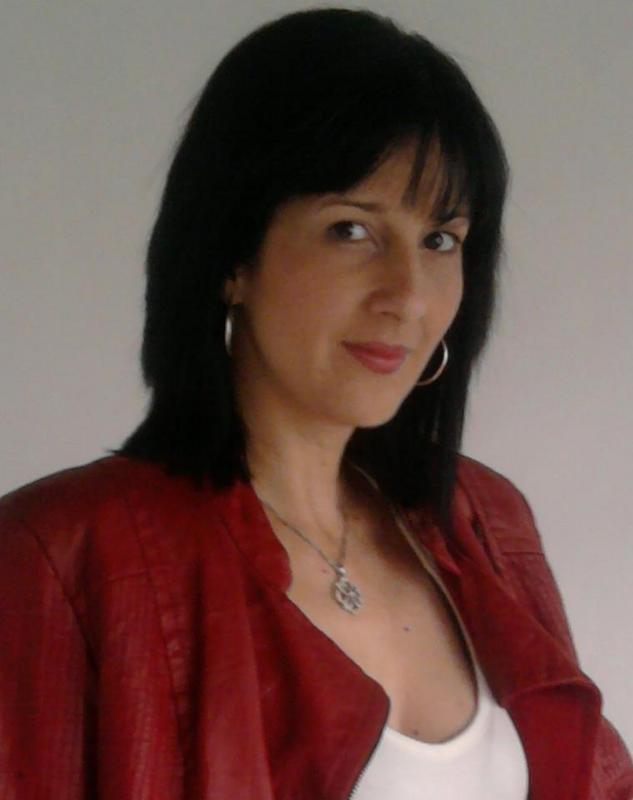Date this athletic Colombia girl Alexaquizla from Medellin CO9845