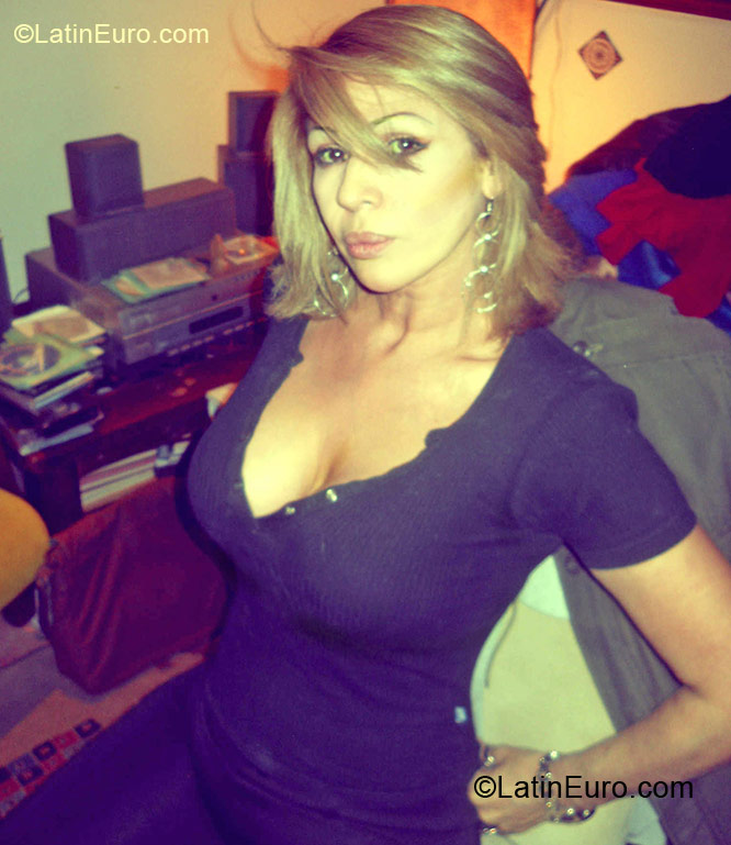 Date this stunning Colombia girl Rochy from Bogota CO9868